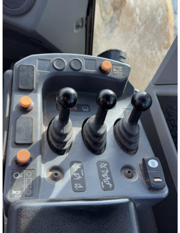 Kolesni nakladalec CAT 980M: slika 26