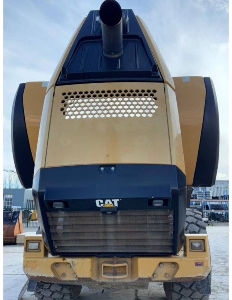 Kolesni nakladalec CAT 980M: slika 23