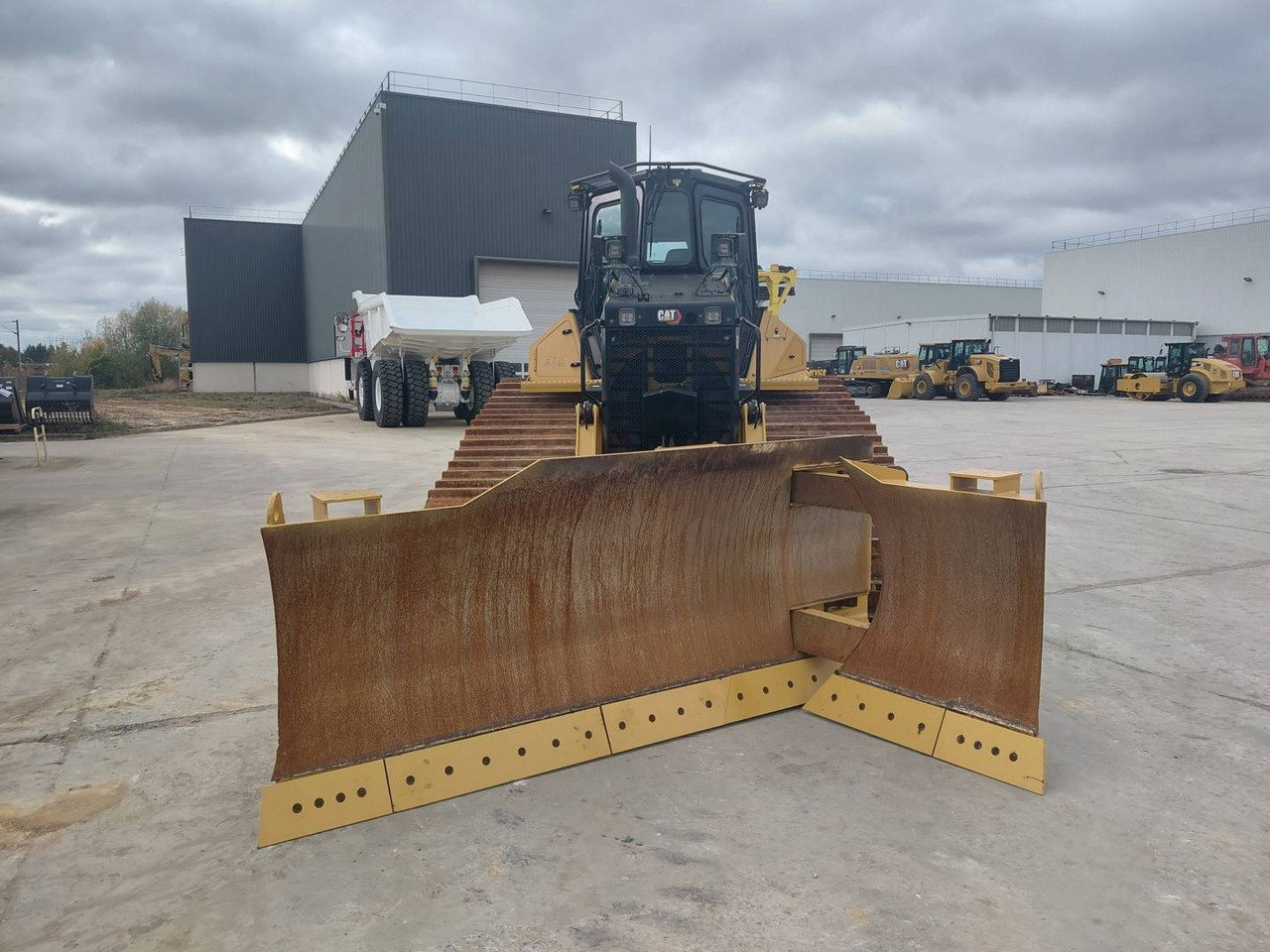 CAT D5 - Buldožer: slika 3 CAT D5 - Buldožer: slika 3