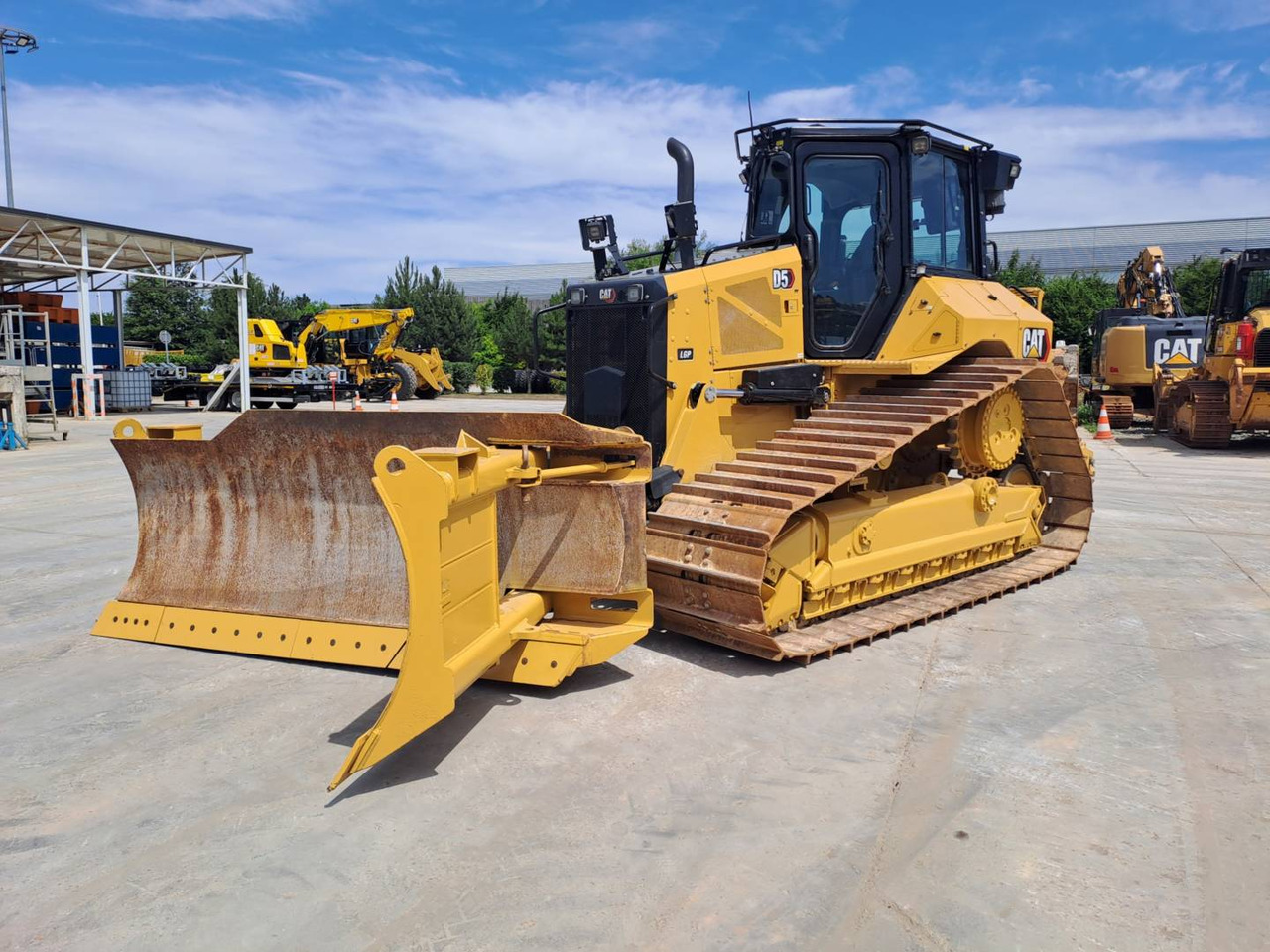 CAT D5 - Buldožer: slika 4 CAT D5 - Buldožer: slika 4