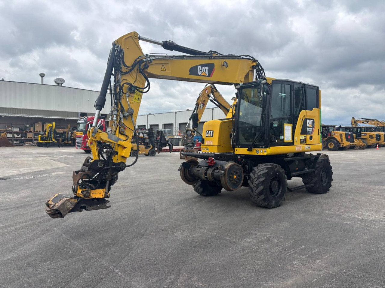 CAT M323F - Bager na kolesih: slika 2 CAT M323F - Bager na kolesih: slika 2