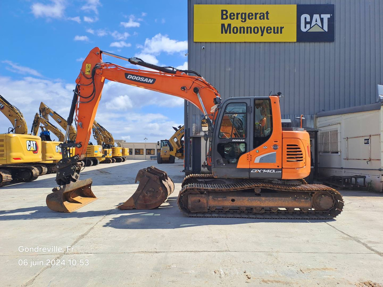 DOOSAN INFRACORE AMERICA CORP. DX140LCR - Bager goseničar: slika 1 DOOSAN INFRACORE AMERICA CORP. DX140LCR - Bager goseničar: slika 1