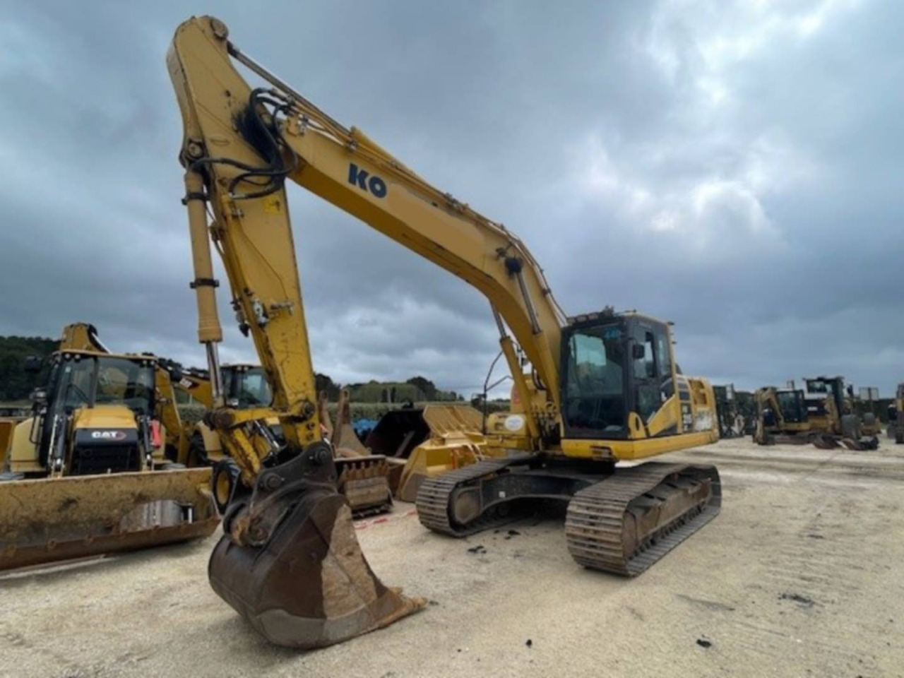 KOMATSU HB215 - Bager goseničar: slika 1 KOMATSU HB215 - Bager goseničar: slika 1