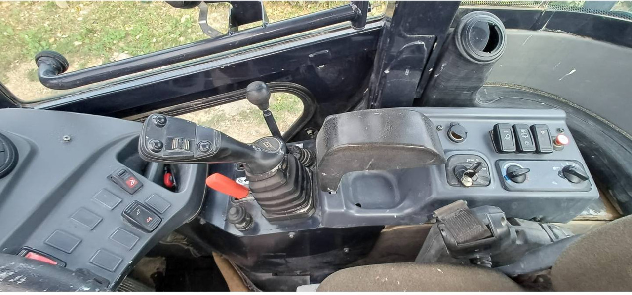 KUBOTA TRACTOR CORPORATION R065 - Kolesni nakladalec: slika 4 KUBOTA TRACTOR CORPORATION R065 - Kolesni nakladalec: slika 4