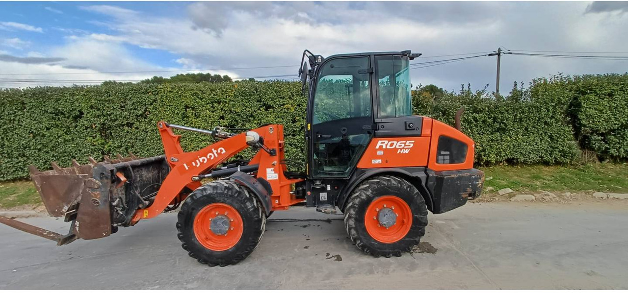 KUBOTA TRACTOR CORPORATION R065 - Kolesni nakladalec: slika 3 KUBOTA TRACTOR CORPORATION R065 - Kolesni nakladalec: slika 3
