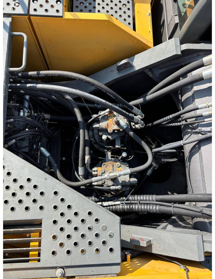 Bager goseničar VOLVO CONSTRUCTION EQUIPMENT EC700 CL: slika 22