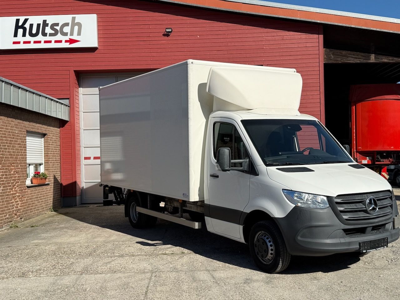 Mercedes-Benz Sprinter III Koffer 514 CDI Ladebordwand - Dostavno vozilo z zabojnikom: slika 1 Mercedes-Benz Sprinter III Koffer 514 CDI Ladebordwand - Dostavno vozilo z zabojnikom: slika 1