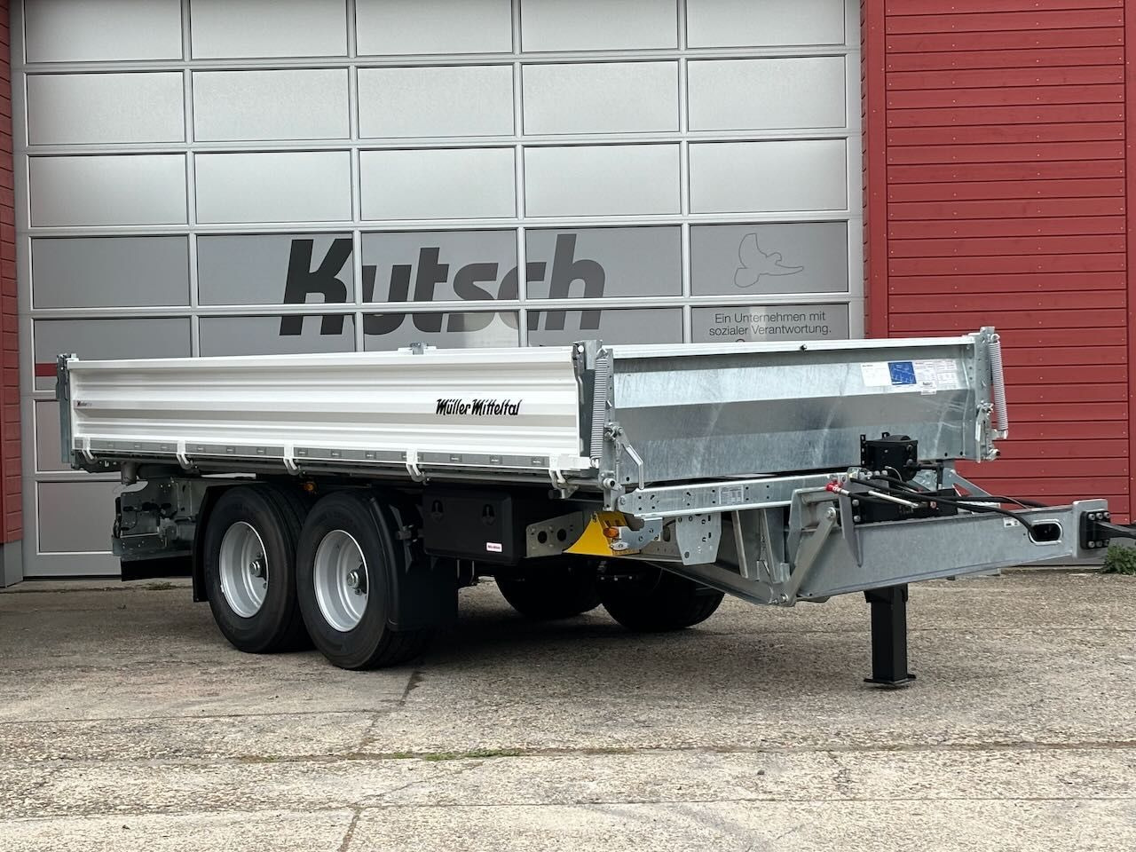 Müller-Mitteltal KA-TA-R 11,9/024 Breitreifen, Alu-Rampen, LED - Kiper prikolica: slika 5 Müller-Mitteltal KA-TA-R 11,9/024 Breitreifen, Alu-Rampen, LED - Kiper prikolica: slika 5