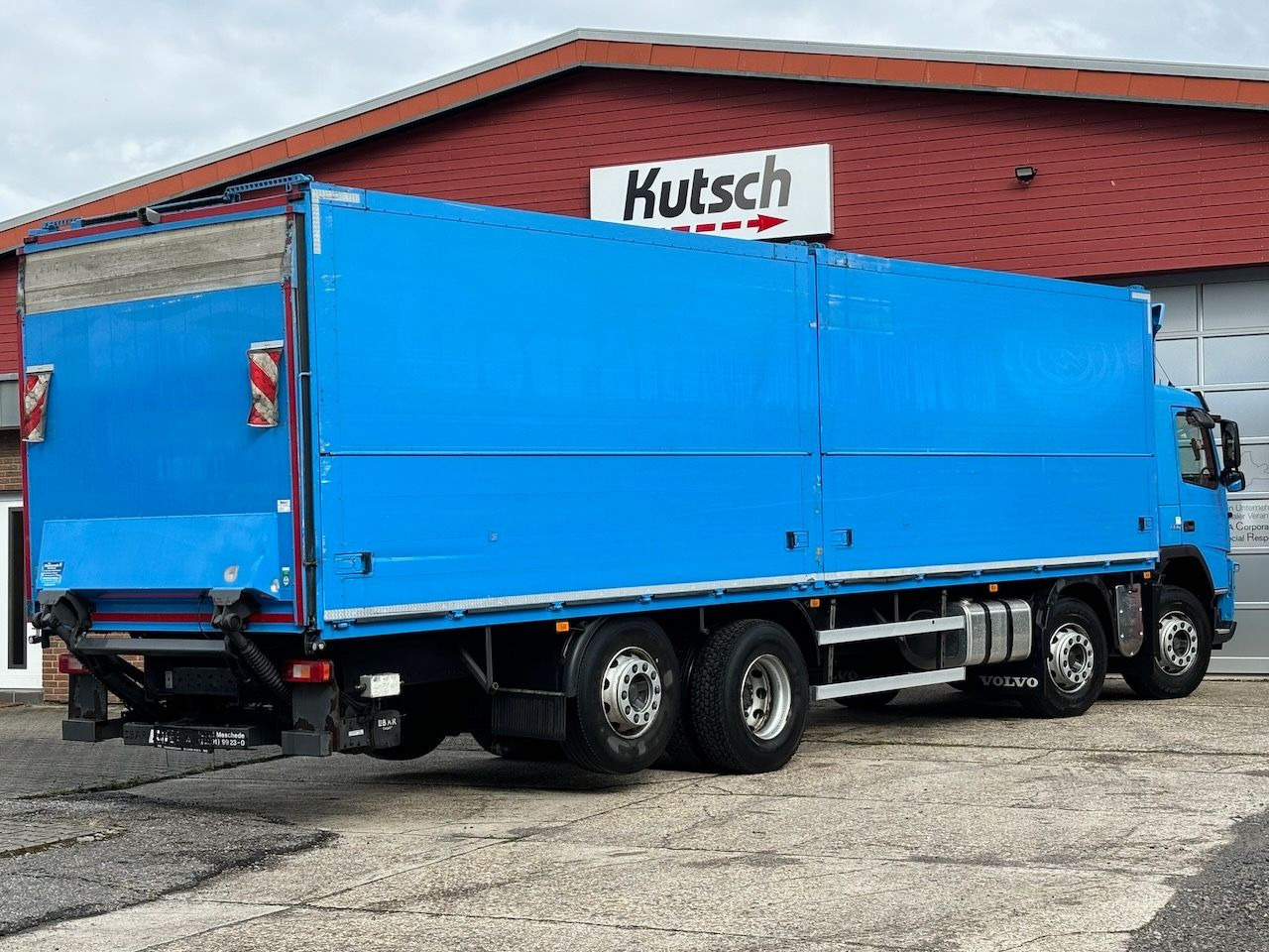 Volvo FM 330 /8x2/ Getränke 10m mit Lbw. 2t - Tovornjak za prevoz pijač: slika 3 Volvo FM 330 /8x2/ Getränke 10m mit Lbw. 2t - Tovornjak za prevoz pijač: slika 3