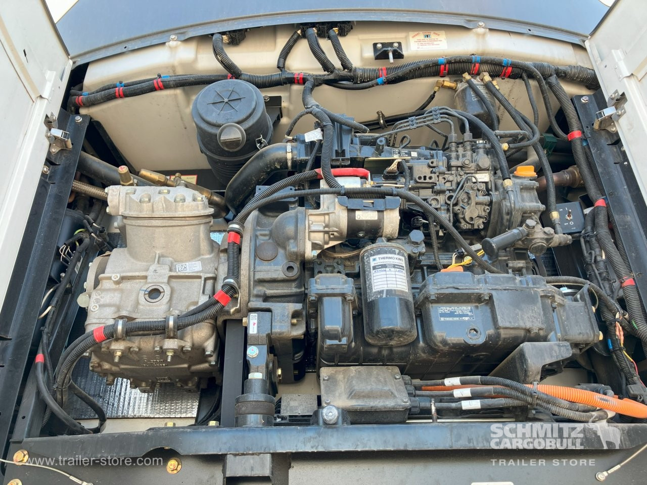 SCHMITZ Semiremolque Frigo Standard Double deck - Izotermična polprikolica: slika 5 SCHMITZ Semiremolque Frigo Standard Double deck - Izotermična polprikolica: slika 5