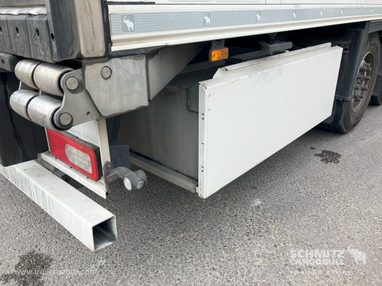 SCHMITZ Semiremolque Frigo Standard - Izotermična polprikolica: slika 2 SCHMITZ Semiremolque Frigo Standard - Izotermična polprikolica: slika 2