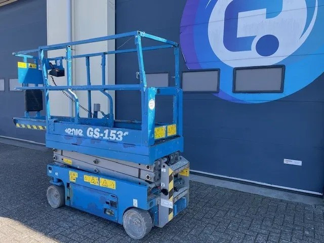 Genie GS-1532 Hoogwerker Arbeitsbuhne - Skylift - Year 2017 - 6,6 meter - Škarjasta dvižna ploščad: slika 4 Genie GS-1532 Hoogwerker Arbeitsbuhne - Skylift - Year 2017 - 6,6 meter - Škarjasta dvižna ploščad: slika 4