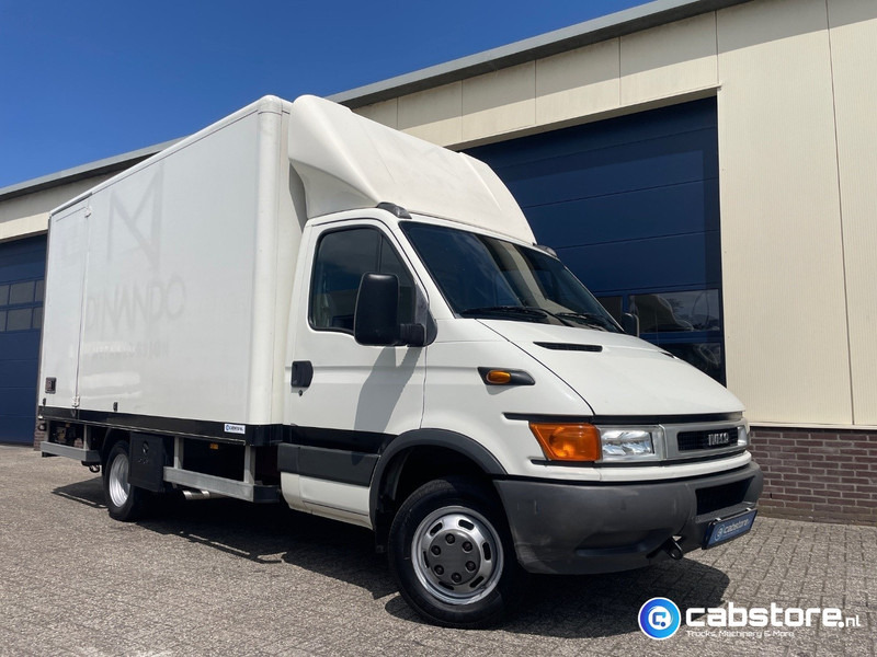 Iveco 40C12 Daily 4x2 Bakwagen Euro 3 - Bouwjaar 2003 - APK tot 10-05-2026 -Handgeschakelde versnellingsbak - Dostavno vozilo z zabojnikom: slika 1 Iveco 40C12 Daily 4x2 Bakwagen Euro 3 - Bouwjaar 2003 - APK tot 10-05-2026 -Handgeschakelde versnellingsbak - Dostavno vozilo z zabojnikom: slika 1