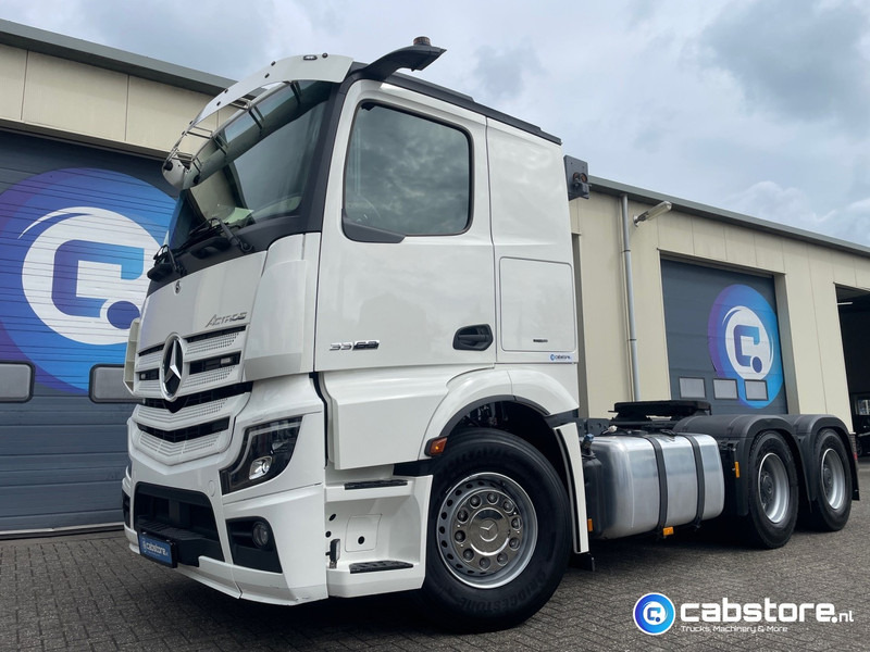 Mercedes-Benz Actros 3363 6x4 SLT Euro 6 3363 6x4 SLT Euro 6 - Zwaartransport - Heavy Load - Schwertransporte - 140 Ton - Year 2024 - Km 35.788 !! - Turbo Retarder Clutch - LIKE NEW !! - Vlačilec: slika 2 Mercedes-Benz Actros 3363 6x4 SLT Euro 6 3363 6x4 SLT Euro 6 - Zwaartransport - Heavy Load - Schwertransporte - 140 Ton - Year 2024 - Km 35.788 !! - Turbo Retarder Clutch - LIKE NEW !! - Vlačilec: slika 2