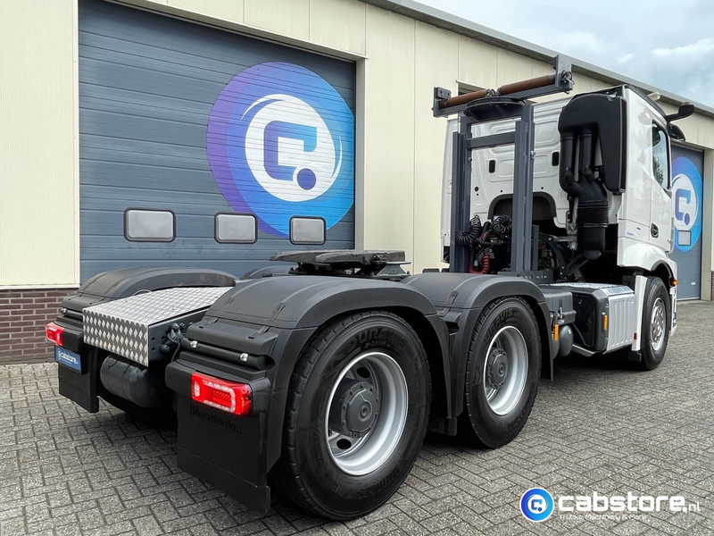 Mercedes-Benz Actros 3363 6x4 SLT Euro 6 3363 6x4 SLT Euro 6 - Zwaartransport - Heavy Load - Schwertransporte - 140 Ton - Year 2024 - Km 35.788 !! - Turbo Retarder Clutch - LIKE NEW !! - Vlačilec: slika 4 Mercedes-Benz Actros 3363 6x4 SLT Euro 6 3363 6x4 SLT Euro 6 - Zwaartransport - Heavy Load - Schwertransporte - 140 Ton - Year 2024 - Km 35.788 !! - Turbo Retarder Clutch - LIKE NEW !! - Vlačilec: slika 4