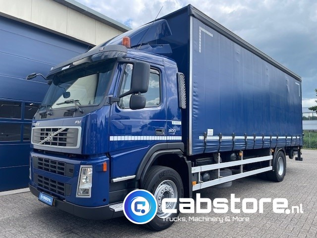 Volvo FM9 4X2R FAL9.0 RAD-A4 Volvo FM300 4x2 Euro 5 bakwagen - Schuifzeilen - Laadklep 2000 kg - Bouwjaar 2008 - Kooi-Aap heftruck - Dostavno vozilo z zabojnikom: slika 2 Volvo FM9 4X2R FAL9.0 RAD-A4 Volvo FM300 4x2 Euro 5 bakwagen - Schuifzeilen - Laadklep 2000 kg - Bouwjaar 2008 - Kooi-Aap heftruck - Dostavno vozilo z zabojnikom: slika 2