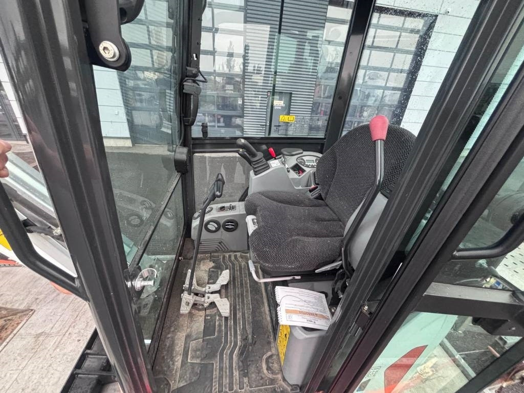 Bobcat E20Z vain 113h ajettu - Mini bager: slika 4 Bobcat E20Z vain 113h ajettu - Mini bager: slika 4