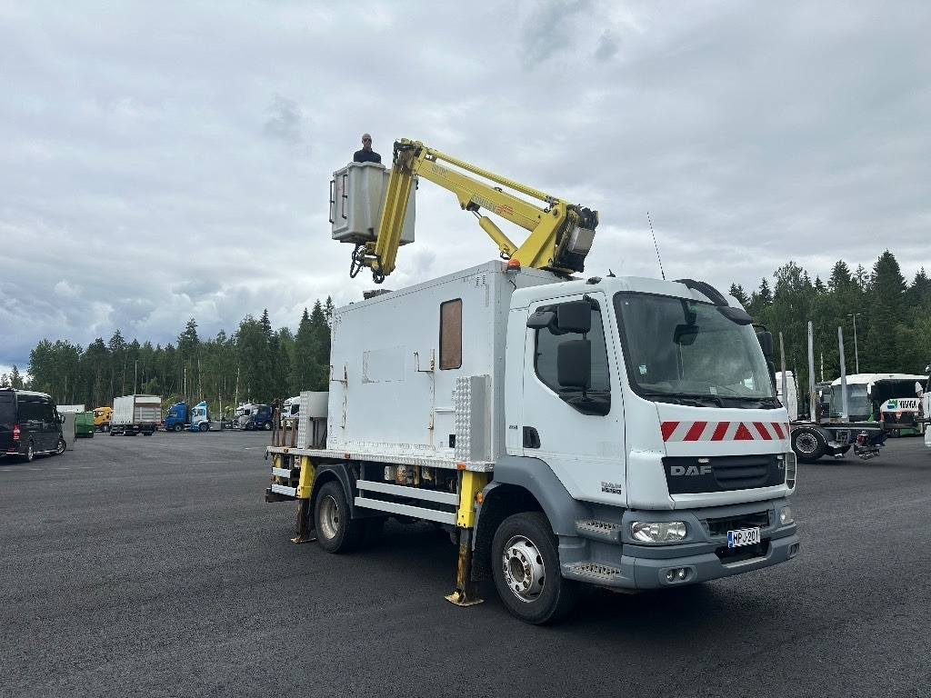 DAF 55.180 henkilönostin - Tovornjak z dvigalom: slika 2 DAF 55.180 henkilönostin - Tovornjak z dvigalom: slika 2