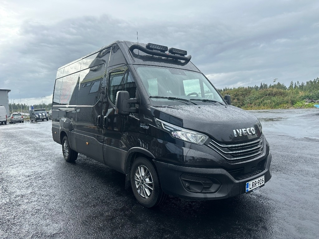 Iveco Daily 35S16A8 1+5 hlö retkeilyauto - Furgon: slika 2 Iveco Daily 35S16A8 1+5 hlö retkeilyauto - Furgon: slika 2