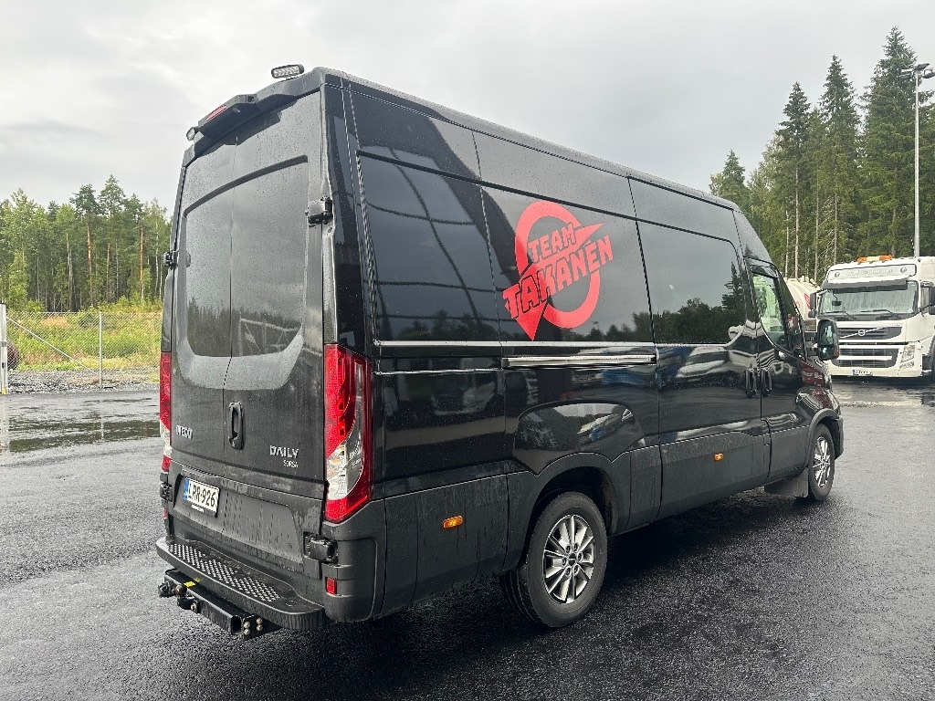 Iveco Daily 35S16A8 1+5 hlö retkeilyauto - Furgon: slika 3 Iveco Daily 35S16A8 1+5 hlö retkeilyauto - Furgon: slika 3