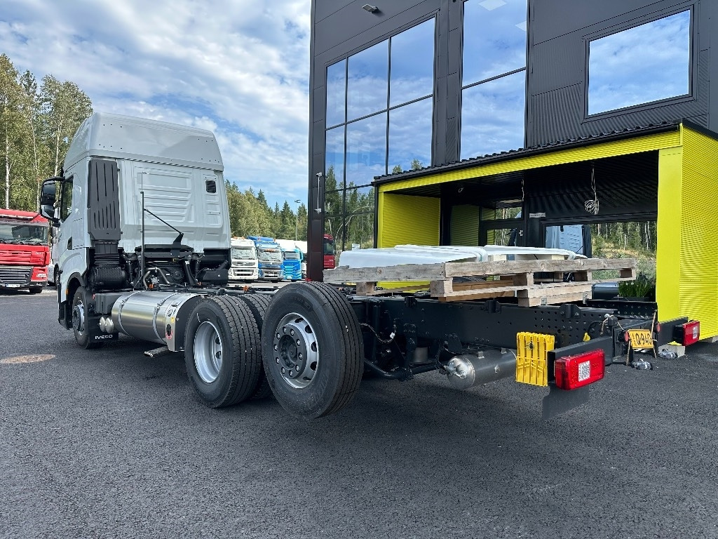 Iveco S-Way AS26S50 NP 2xLNG 6x2*4 - Tovornjak-šasija: slika 5 Iveco S-Way AS26S50 NP 2xLNG 6x2*4 - Tovornjak-šasija: slika 5