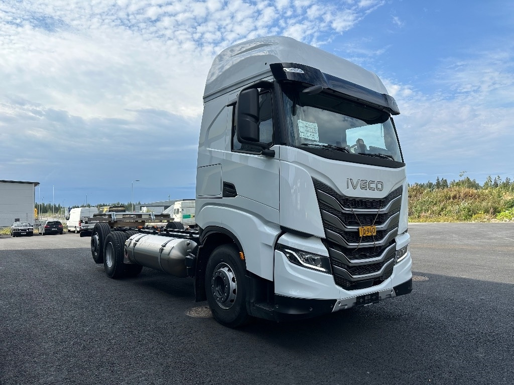 Iveco S-Way AS26S50 NP 2xLNG 6x2*4 - Tovornjak-šasija: slika 3 Iveco S-Way AS26S50 NP 2xLNG 6x2*4 - Tovornjak-šasija: slika 3