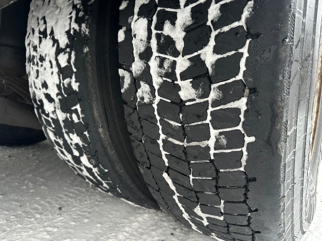 Volvo FH 13 500hv 8x4*4 - Tovornjak z dvigalom: slika 4 Volvo FH 13 500hv 8x4*4 - Tovornjak z dvigalom: slika 4