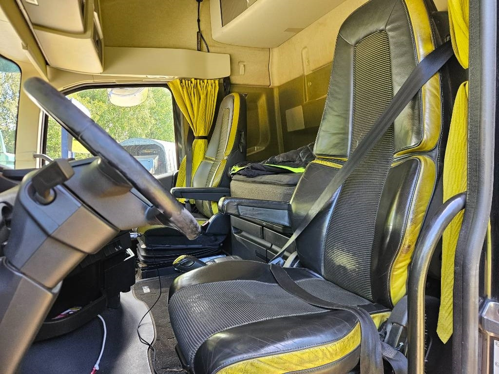 Tovornjak za prevoz lesa Volvo FH 16 750 8x4 76tn yhdistelmä: slika 8