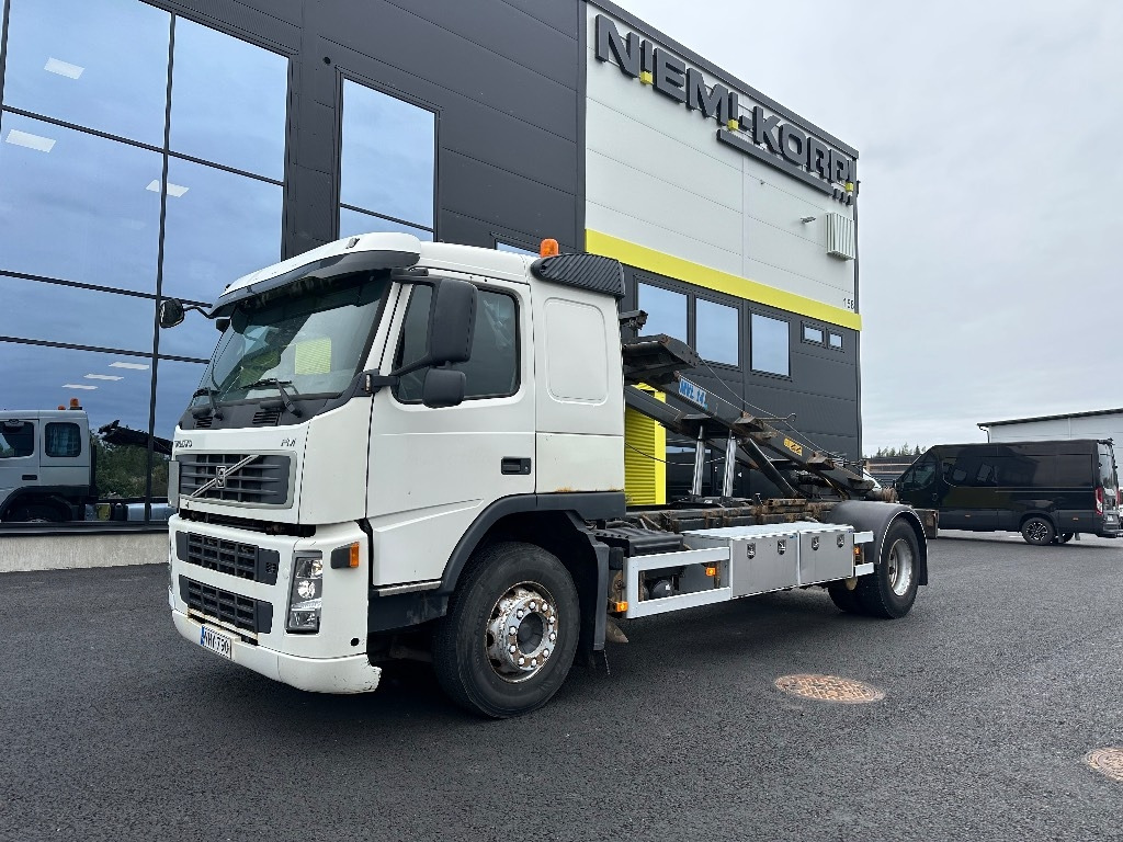 Volvo FM9 4x2 vaijerilaitteilla  - Komunalni tovornjak: slika 1 Volvo FM9 4x2 vaijerilaitteilla  - Komunalni tovornjak: slika 1