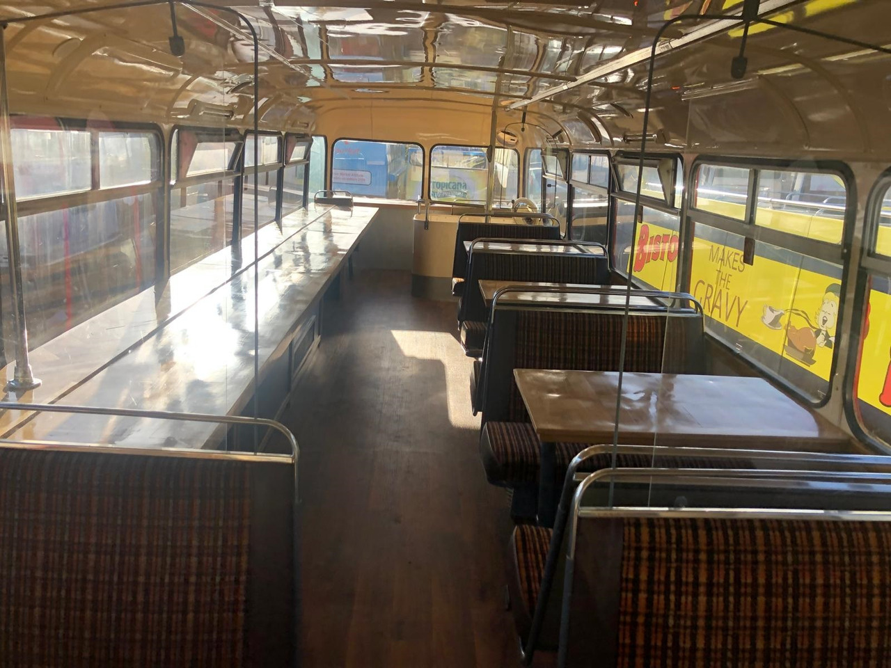 Bristol MOBILE BAR CAFE or RESTAURANT - Dvonadstropni avtobus: slika 4 Bristol MOBILE BAR CAFE or RESTAURANT - Dvonadstropni avtobus: slika 4