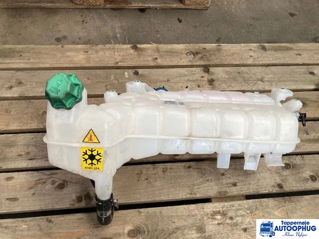 MAN 81.06102-6233 – MAN expansion tank - Motor in deli za Tovornjak: slika 1 MAN 81.06102-6233 – MAN expansion tank - Motor in deli za Tovornjak: slika 1