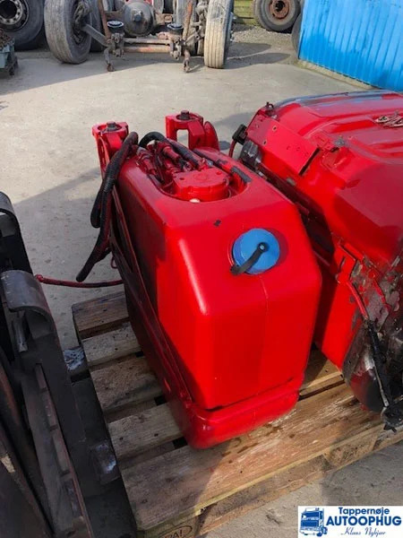 Scania Adblue tank / Reductant tank P/N: 2244863 - AdBlue rezervoar za Tovornjak: slika 1 Scania Adblue tank / Reductant tank P/N: 2244863 - AdBlue rezervoar za Tovornjak: slika 1