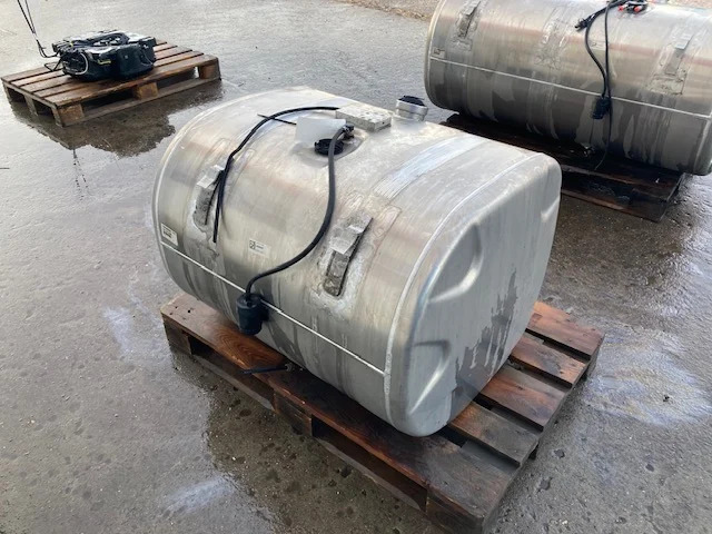 Scania Diesel tank – Scania 2713470 - Rezervoar za gorivo za Tovornjak: slika 3 Scania Diesel tank – Scania 2713470 - Rezervoar za gorivo za Tovornjak: slika 3