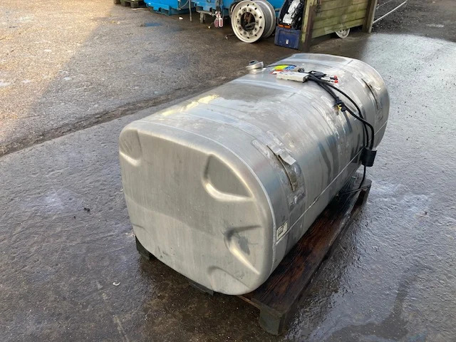 Scania Diesel tank – Scania 2714200 - Rezervoar za gorivo za Tovornjak: slika 4 Scania Diesel tank – Scania 2714200 - Rezervoar za gorivo za Tovornjak: slika 4