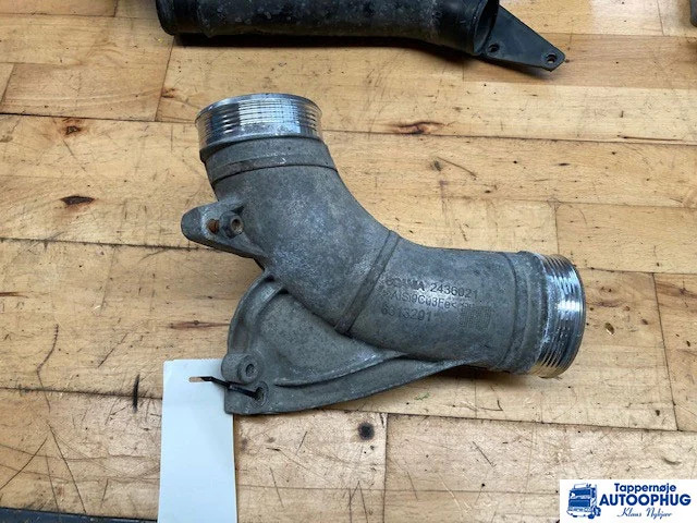 Scania Intercooler rør Scania 2436021 - Motor in deli za Tovornjak: slika 1 Scania Intercooler rør Scania 2436021 - Motor in deli za Tovornjak: slika 1