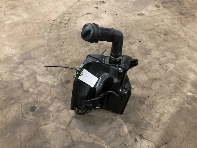 Scania Sprinkler beholder – Scania 2707037 - Kabina in notranjost za Tovornjak: slika 1 Scania Sprinkler beholder – Scania 2707037 - Kabina in notranjost za Tovornjak: slika 1