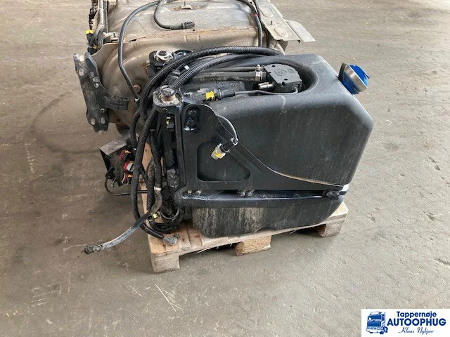 Scania adblue tank / reductant tank Scania 2919673 - AdBlue rezervoar za Tovornjak: slika 1 Scania adblue tank / reductant tank Scania 2919673 - AdBlue rezervoar za Tovornjak: slika 1