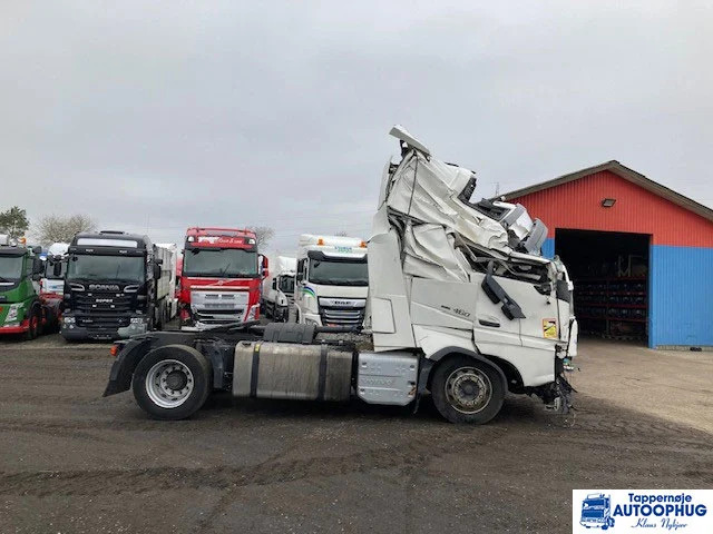 Volvo FH460 4X2 Skadet - Vlačilec: slika 3 Volvo FH460 4X2 Skadet - Vlačilec: slika 3