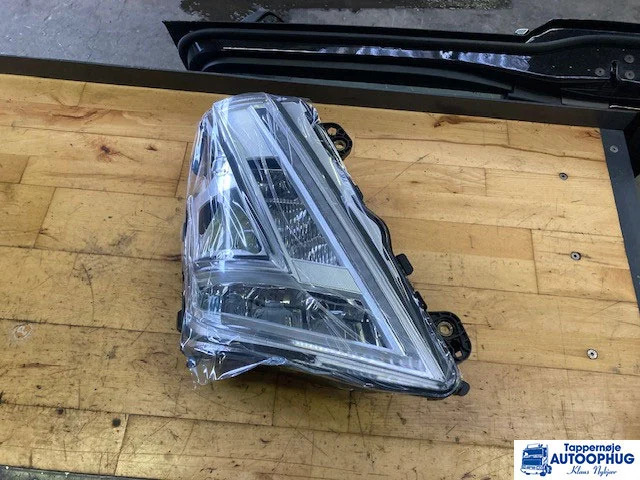 Volvo Headlamp RH – Volvo 24056510 - Električni sistem za Tovornjak: slika 1 Volvo Headlamp RH – Volvo 24056510 - Električni sistem za Tovornjak: slika 1