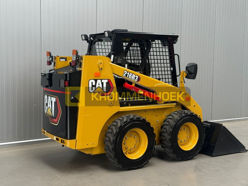 Caterpillar 216 B3 - Mini nakladalec: slika 4 Caterpillar 216 B3 - Mini nakladalec: slika 4