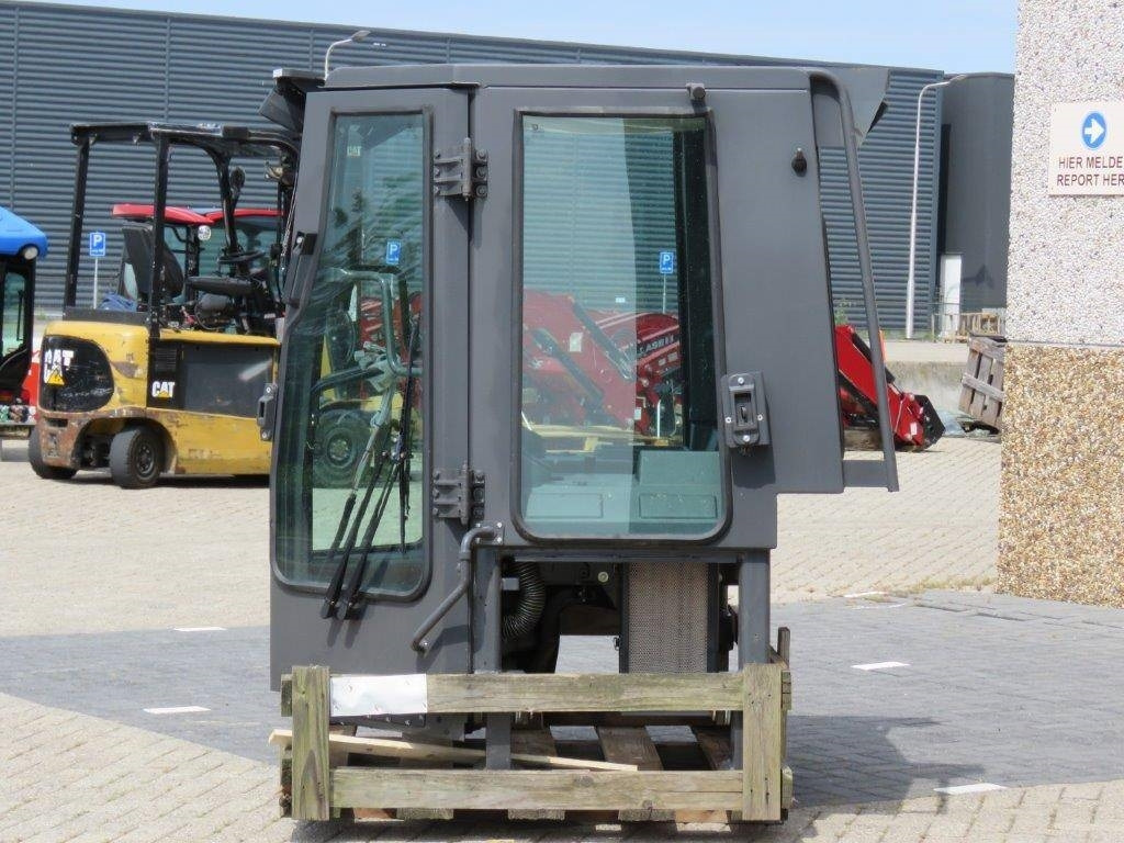 CNH Kabine - CNH CE - 87317280 - Kabina za Kmetijski stroj: slika 5 CNH Kabine - CNH CE - 87317280 - Kabina za Kmetijski stroj: slika 5