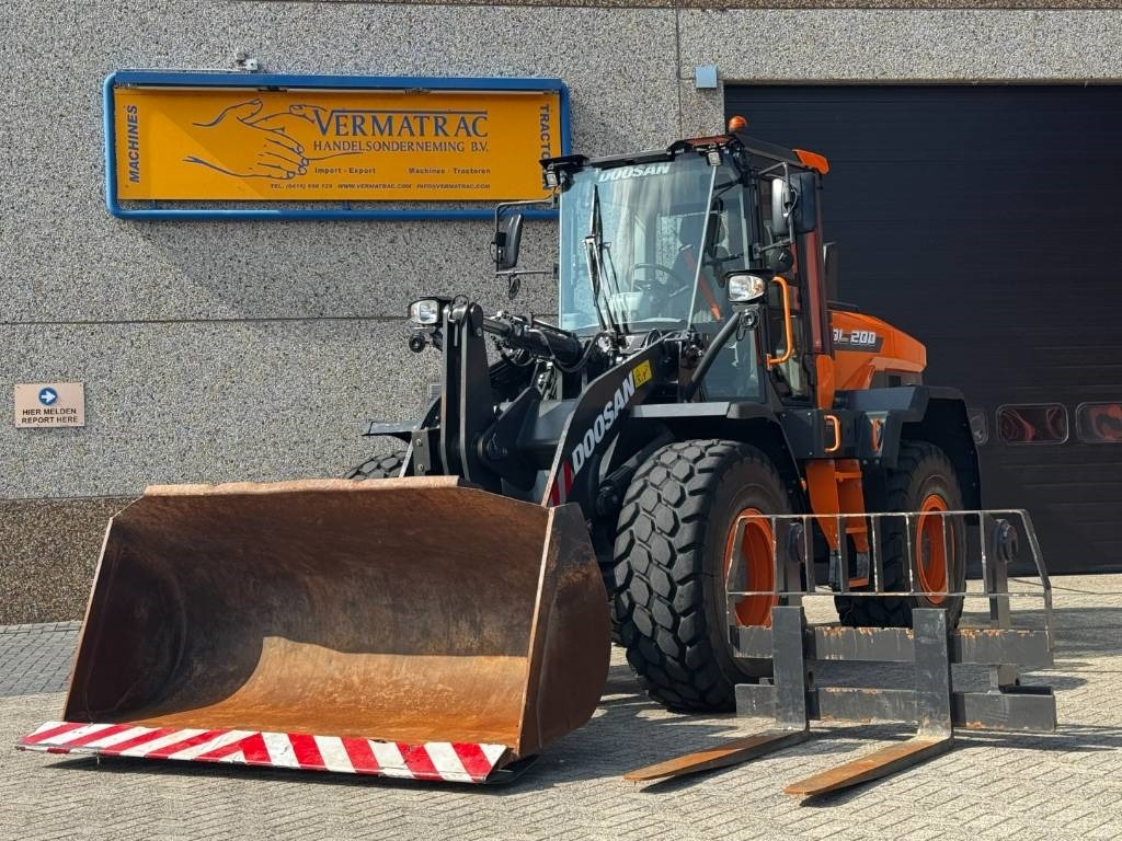 Doosan DEVELON / DOOSAN DL200-7, central lubrication, 202 - Mini nakladalec: slika 2 Doosan DEVELON / DOOSAN DL200-7, central lubrication, 202 - Mini nakladalec: slika 2