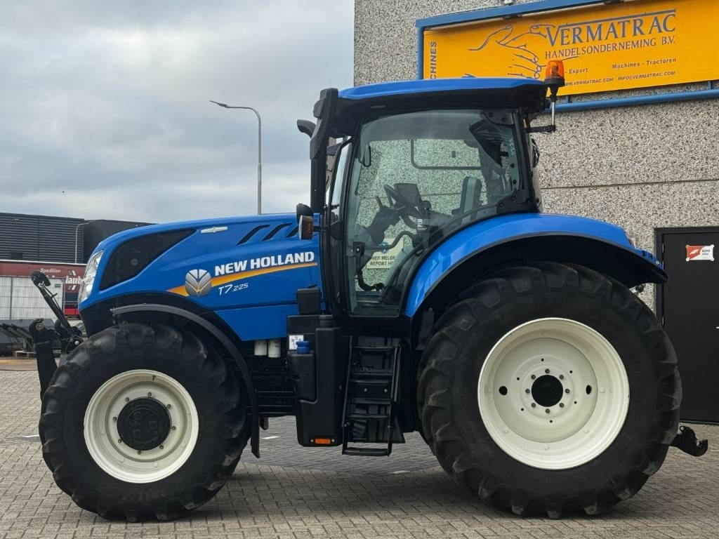 New Holland T7.225AC, frontlinkage, airbrakes, 50k, 2023!! - Traktor: slika 2 New Holland T7.225AC, frontlinkage, airbrakes, 50k, 2023!! - Traktor: slika 2