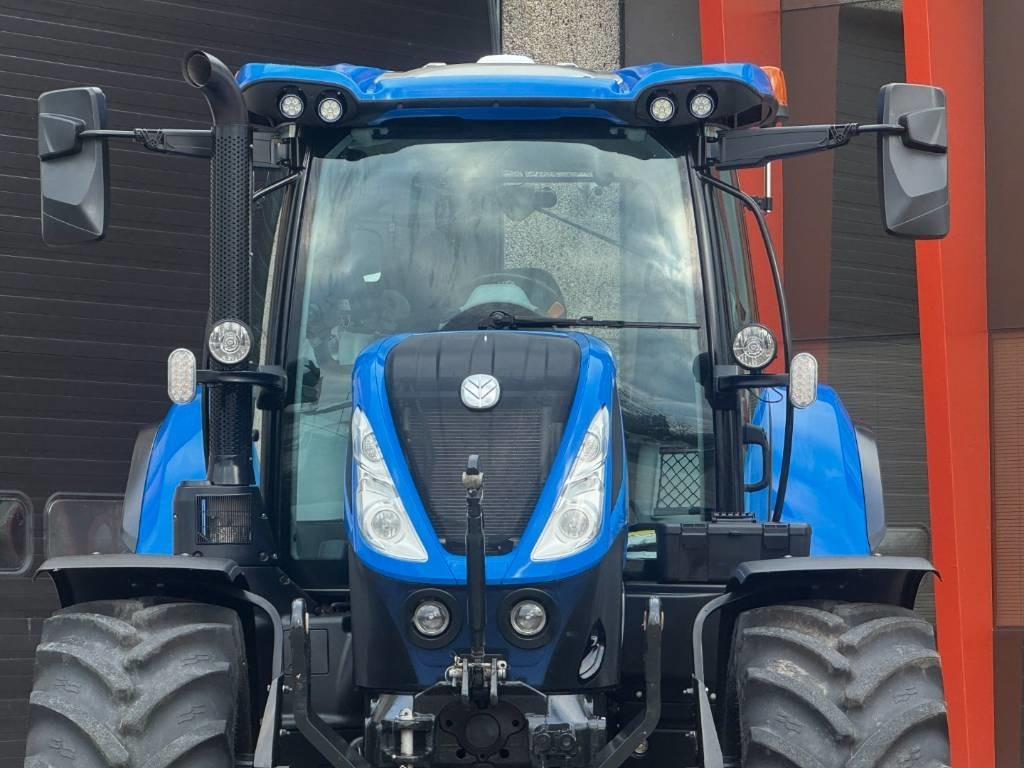 New Holland T7.225AC, frontlinkage, airbrakes, 50k, 2023!! - Traktor: slika 5 New Holland T7.225AC, frontlinkage, airbrakes, 50k, 2023!! - Traktor: slika 5