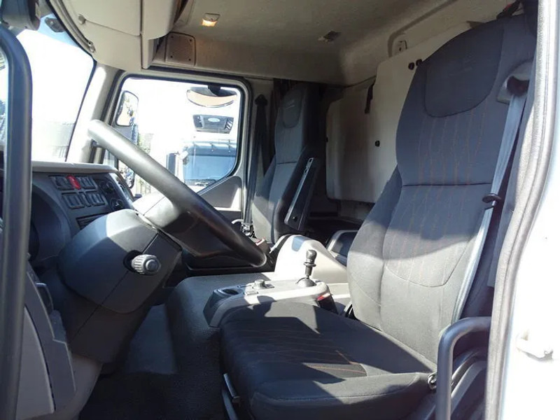 DAF LF 260 16 TON SLEEPER BOX 720X250X244 LBW 1.5 T - Tovornjak zabojnik: slika 4 DAF LF 260 16 TON SLEEPER BOX 720X250X244 LBW 1.5 T - Tovornjak zabojnik: slika 4