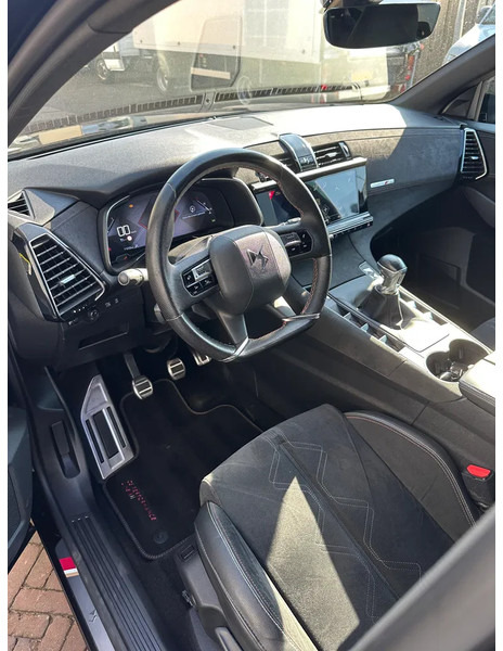 DS Ds 7 Crossback DS PERFORMANCE LINE, 71DKM, ALCANTARA, VIRTUAL COCKPIT, LMV - SUV: slika 4 DS Ds 7 Crossback DS PERFORMANCE LINE, 71DKM, ALCANTARA, VIRTUAL COCKPIT, LMV - SUV: slika 4