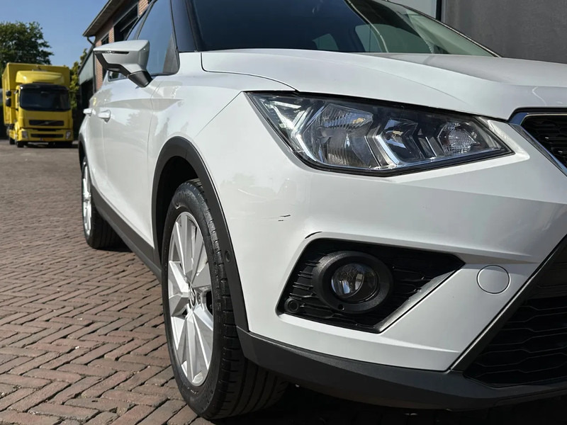 SEAT Arona 1.0 TSI Style Business Intense Dealeronderhouden Cruise Clima Navi Camera Parkeersensoren Lmv - Kombilimuzina: slika 4 SEAT Arona 1.0 TSI Style Business Intense Dealeronderhouden Cruise Clima Navi Camera Parkeersensoren Lmv - Kombilimuzina: slika 4