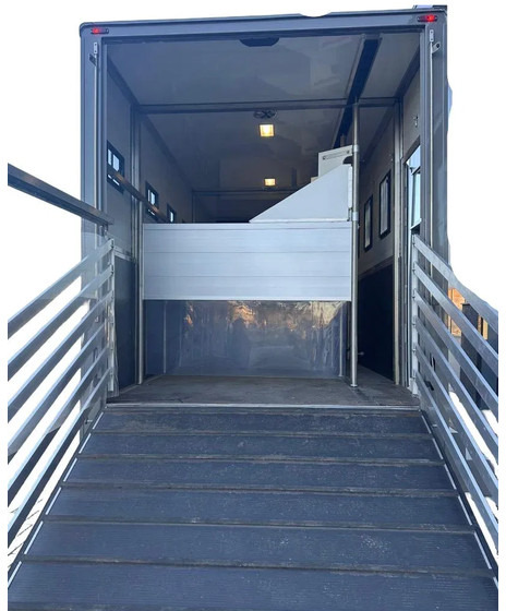 Scania P250 Horse Truck - Tovornjak za prevoz konj: slika 4 Scania P250 Horse Truck - Tovornjak za prevoz konj: slika 4