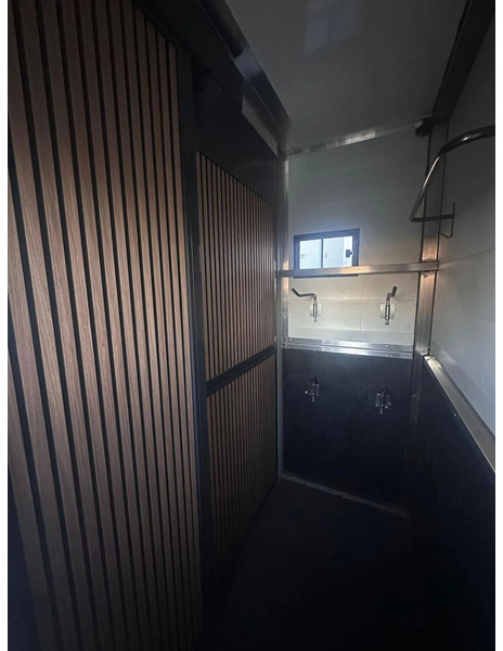 Tovornjak za prevoz konj Scania P250 Horse Truck: slika 7 Tovornjak za prevoz konj Scania P250 Horse Truck: slika 7