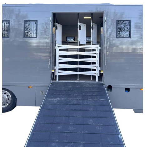 Tovornjak za prevoz konj Scania P250 Horse Truck: slika 14 Tovornjak za prevoz konj Scania P250 Horse Truck: slika 14